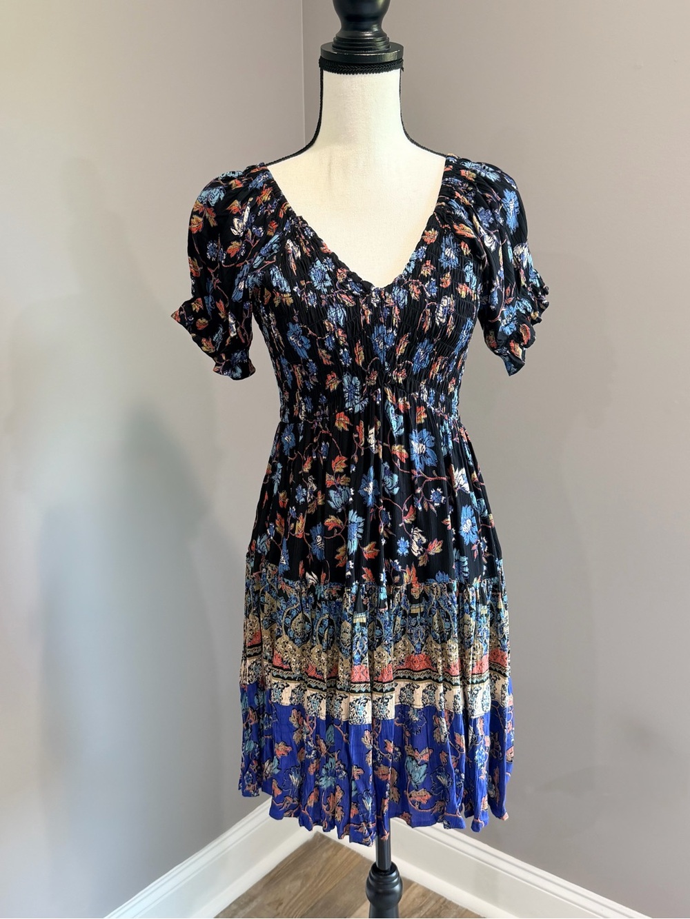 ANGIE | Smocked V Neck Dress, Sz M